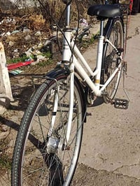 السلام وعليكم بايسكل عبد الحليم حجم 27 تايرات نظيفات كير وحساس  077763...