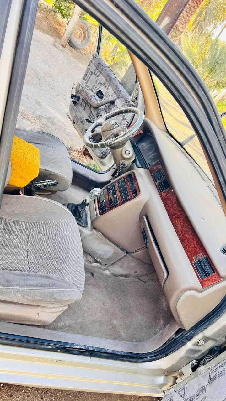 السلام عليكم سمند موديل 2006 
حداديه جديدة اتخم تاير نضيف تدفئه تبريد بس غاز مكينه بلاديه فرنسي مزاد وزارة الداخلية (سعر25) ***********
