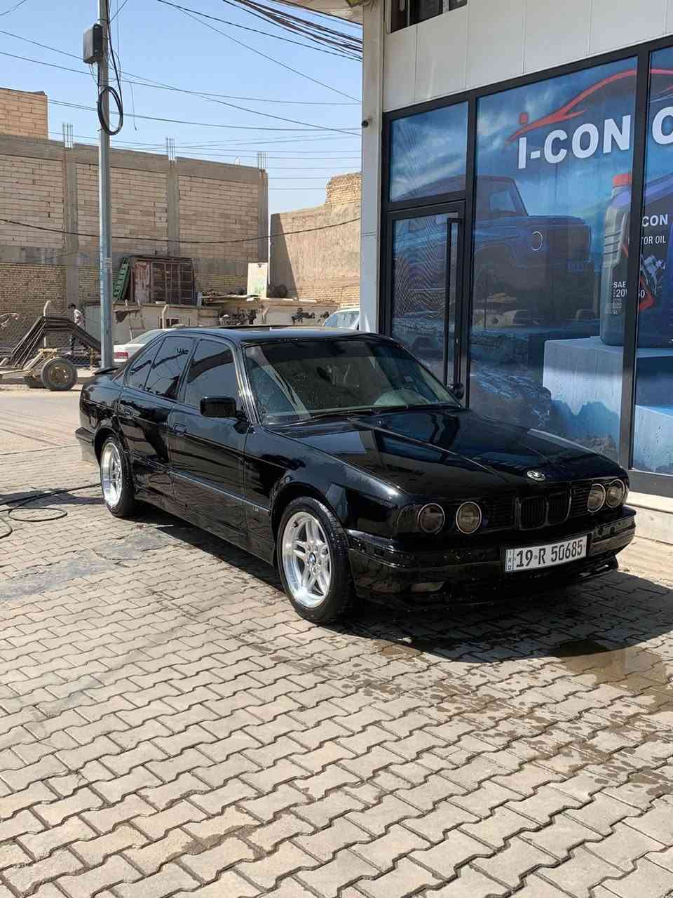 بي ام مديل 92 فول موصفات اوتماتيك رقم كربلاء دولي سنويه لحد 2031 تحويل مباشر مكينة 6 مفتوح 3.5 حداديةً جديده 
جام اوتو 
فتحة اوتو 
كشنات جلد
كراسي كهرباء 
داخل صاجي 
مضخم صوت 
ويل كب نجمه صاله سبوع
تايرات جدد
علام بي ام اصليات سعرهن ورقه 
مكينة شرط لا تبخير ولا تنقيص 
منضومة تبريد كامله نقص غاز فقط
سياره مصبوغه جديده ضربتها جاملغ خفيفه 
سعره 48 وبيه مجال قليل مكاني كربلاء المعملجي الشراي يتصل *********** وترهم مراوس حسب القناعة
