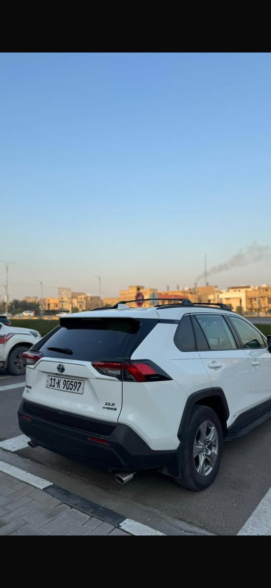 السلام عليكم راف فور للبيع فول مواصفات موديل 2024حادث السياره بنيد مبدل وجاملغ بي بارد 
السياره كلش حلوه 
عنوان السياره بغداد دوره 
الاستفسار ***********
