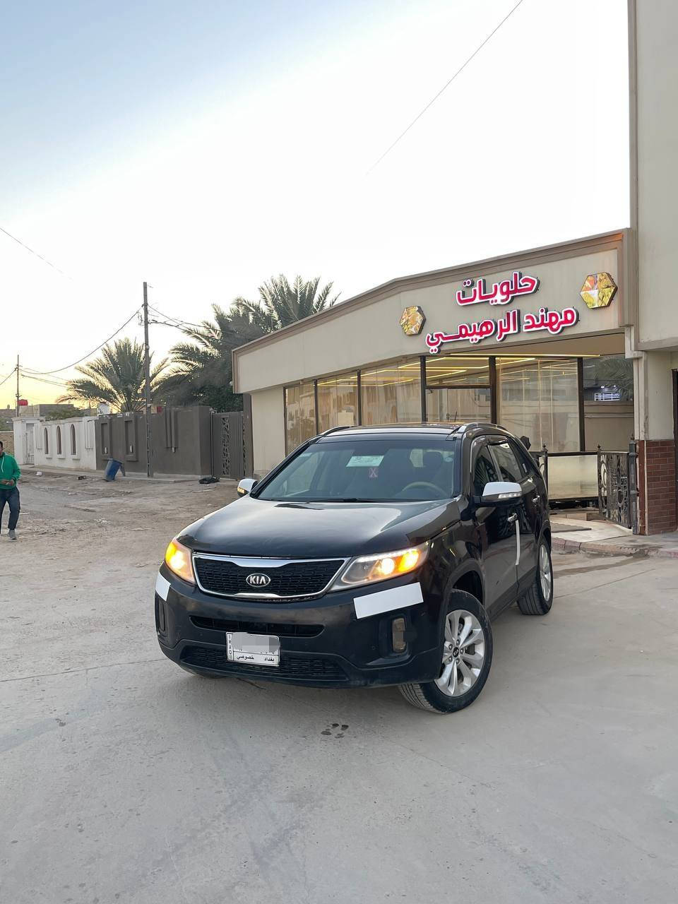 السلام عليكم
كيه سورنتو وراد امريكي فول و1/1
(6)سلندر 

الموديل (2015) 
 لون اسود الرقم  (بغداد ) 
7راكب 

الموصفات
دخول ذكي بصمه دخول تشغيل بصمه
أشاره بل مرايه المري شفط
أناره لد داخلي ع أربع أبواب 
دوسه ترحيب 
مقاعد جلد تدفه تبريد 
مقاعد كهرباء 
7راكب 
3قطع تبريد
بنرامه
ليت عدسه ولد 
بك ليت شمعه ولد 
حساس امامي حساس خلفي

حادثه فقط بنيد

مصبوغه حزام  جماليه فقط مكفول تكم دواخل شواصي كفاله
السعر 128 وبي مجال بسيط 
لاستفسار اكثر اتصل ***********
