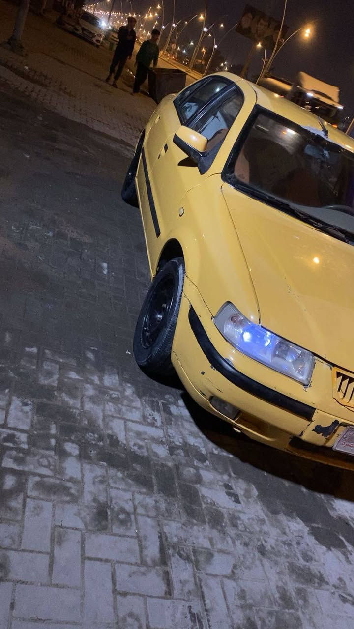 السلام عليكم سمند  مديل ١١ رقم احمر  سياره حلوه وبدي صافي مكينه بيها تبخر/كير حداديه تايرات باتري كله نضيف دواخل حلوه/ ملاحظه..  سنويه ستنساخ اصليه ضايعه راعيها موجود شوكت ما يعجبك اتحول/مكان سياره بصره /تصال ***********/السعر ١٥ وبيها مجال
