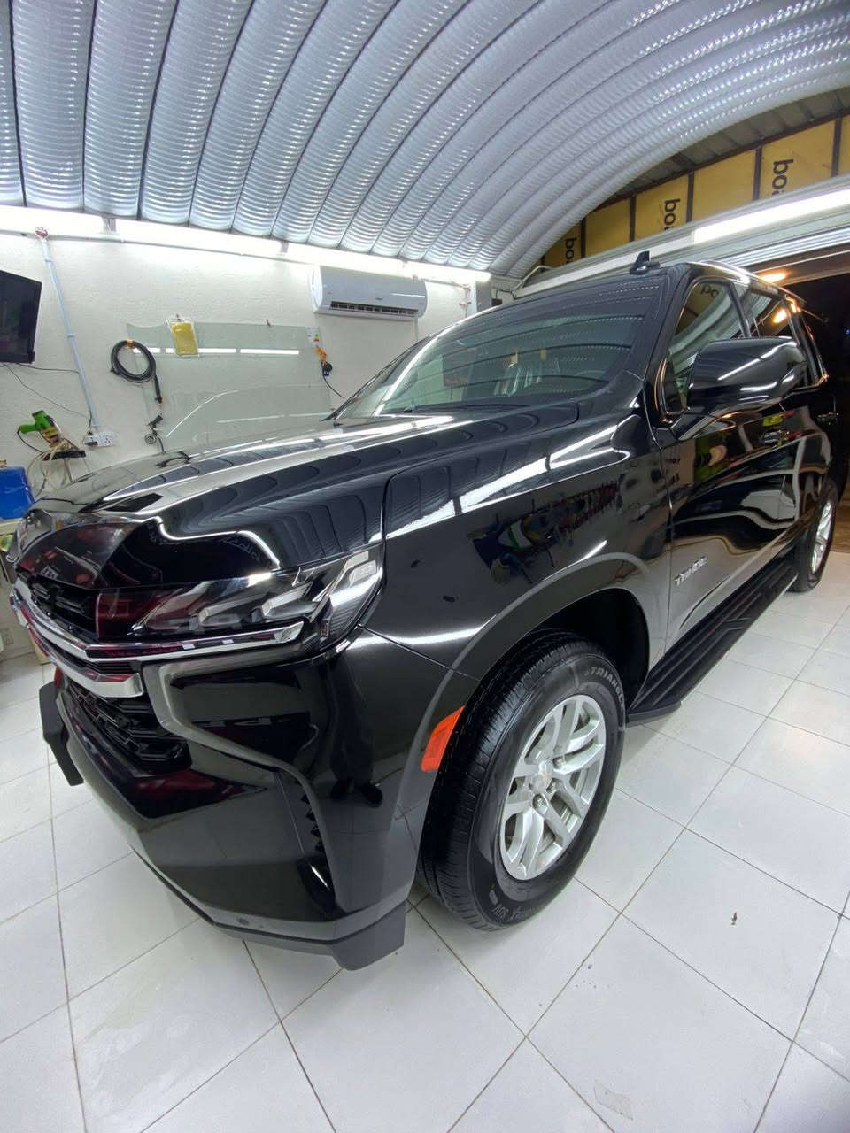 تاهو ٢٣ خليجي وجه بريمير مكفوله عدا شخط بصيط جدا ورصعه بلبنيد ماشيه ٨٣ رقم بغداد دولي بسمنه للبيع او مراوس السعر ٤٥٠ مكانهه ناصريه ت ***********
