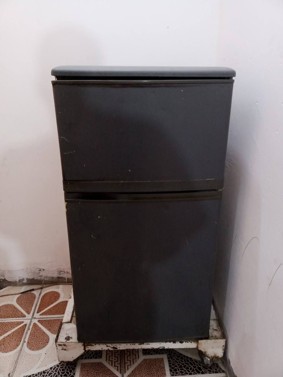 ثلاجه شرط تجميد بخاخ بصره حي شرطه مقابيل شارع طاك ***********,,,,,,,,,,,100بيه مجال
