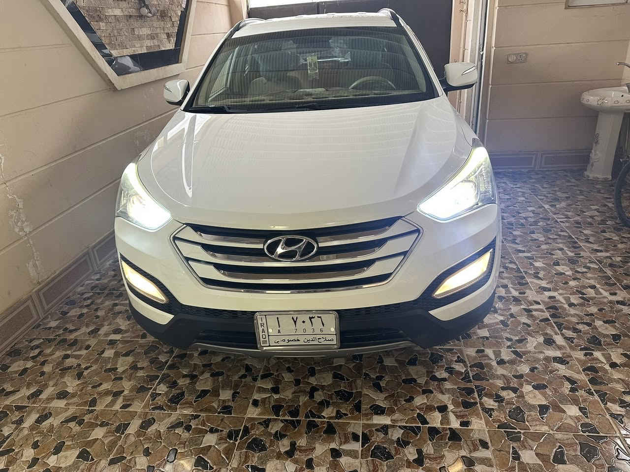 السلام عليكم
سنتافي 2013 
السيارة مكفوله بدون قطره صبغ
بيها مكانين بارد مامبينه ابد شرط الفحص والسونار
رقم صلاح الزين 
سنويه 2029
محرك 2400 دوش شرط بدون عيب
ماشيه 200
كير شرط بدون عيب
سبعه راكب
ثلاث قطع تبريد
لد امامي
ويل كروم + تخم تاير
صدر جديد + تبريد+ تدفئه 
كهربائيات كلشي بيها شغال
السعر (148) وبيها مجال بسيط
مكان السيارة تكريت
للاستفسار الاتصال (***********)
