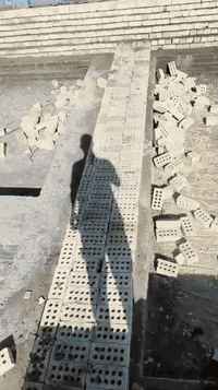 خلفه بناء متواجد في بغداد سعر مناسب يحب بتواصل وياي عله رقمي 077164716...