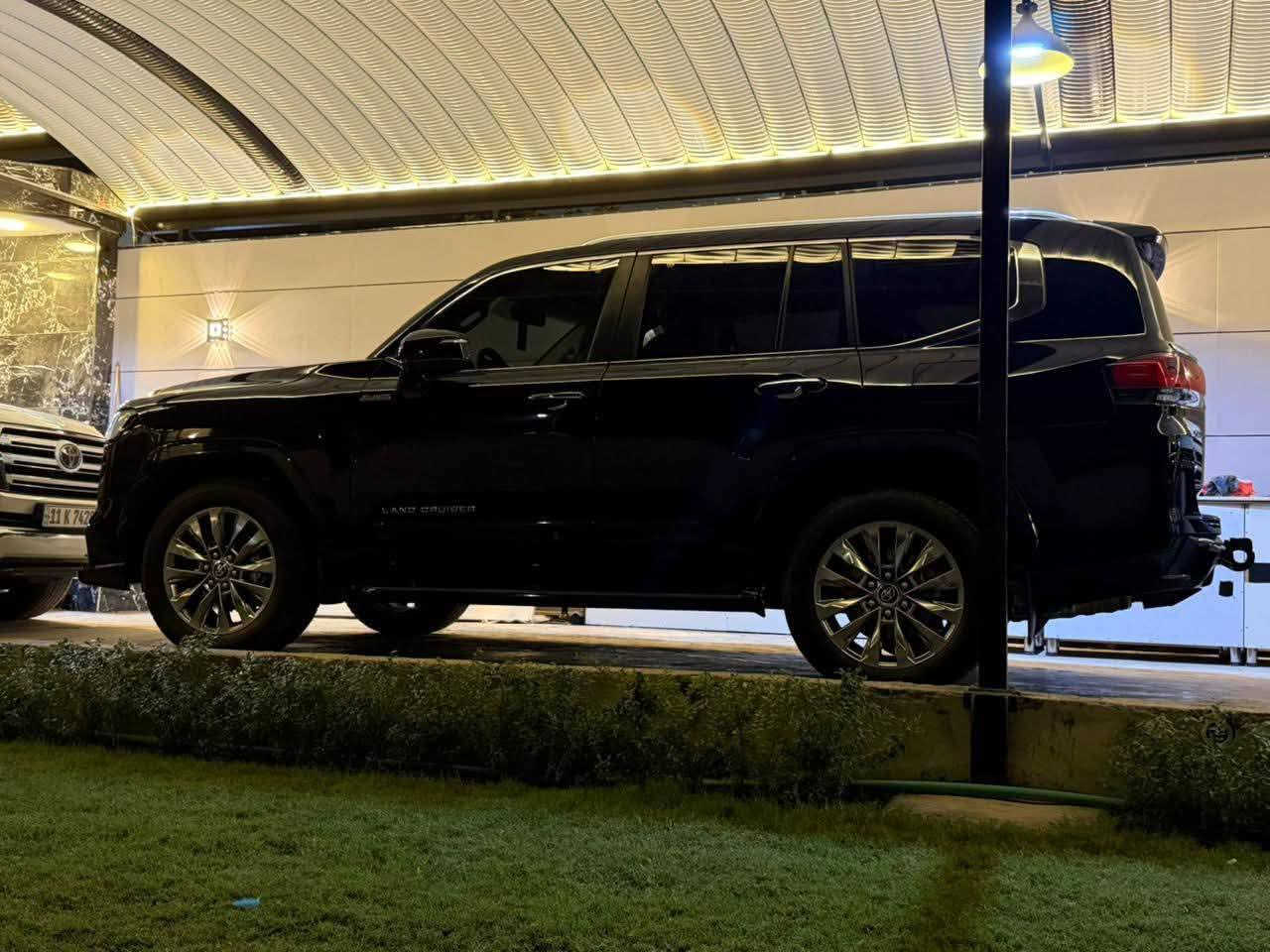 الوحش الأسود لاندكروز أعلى فئه vx لمتد بلاك اديشن 6 سلندر فول مواصفات موديل 2024 ماشيه الفين


**إذا كنت صاحب هذا الإعلان وتريد حذفه لأي سبب، رجاءا أرسل رسالة إلى الدعم الفني**