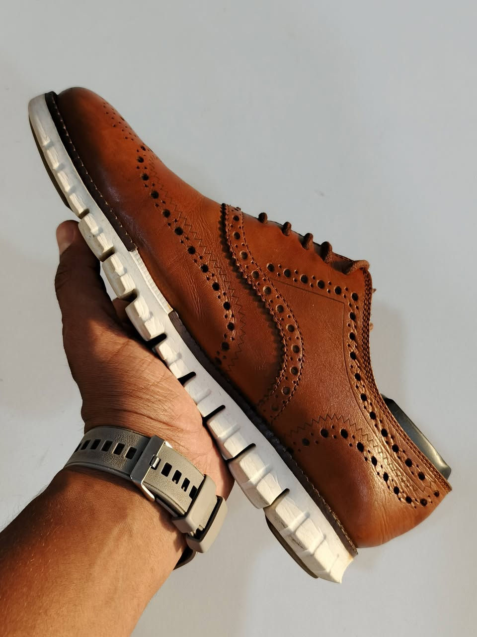 كولهان كراند زيرو اصلي اورجنال
▪️قياس 42---26.5..cm طول القدم 
👟 طبي وزن خفيف مريح القدم 
☎ واتساب ***********☎
🚗 توصيل كافة محافظات العراق 🚗
