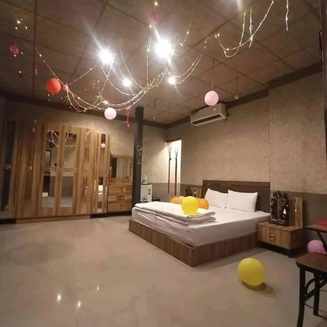 (( حجوزات فندق الكاظمية 
للحجز مراسله البيج توجد شقق غرف للاعراس سويتات

1_كهرباء لمدة 24 ساعة 💡
2_غرف مكيفة ونظيفة 🛏
3_ثلاجة وتلفزيون داخل الغرف
4_صحيات داخلية 🚽 🚿
5_صابون + شامبو 🧼🧴
6_أنترنيت أسرع من السريع ⚡
7_شاي +ماء ☕ 🍸 #مجاناً

كل هذا وبأسعار مناسبة للعوائل والشباب
وبأسعار #مخفضة للحملات 
رقم الحجز او الواتساب ***********
https://wa.me/message/IXOX4XTUI4RTC1
افتتاح جناح اضافي وبنايه اضافيه للفندق بغرف وسويتات مميزه جدا.
