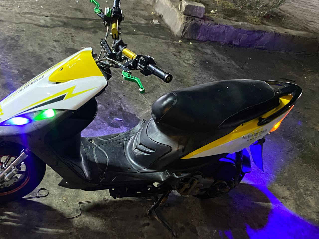 سلام عليكم ماكس عدله للبيع شوفت عينك دراجه حلوه شلعه معدل سكان رياضي يدات بريك تيماكس مكينه مامفتوحه كهربائيات كله جديد ضفيرا جديده نكرا سلف   مكان ديوانيه قضاء المهناويه السعر خاص 
***********
