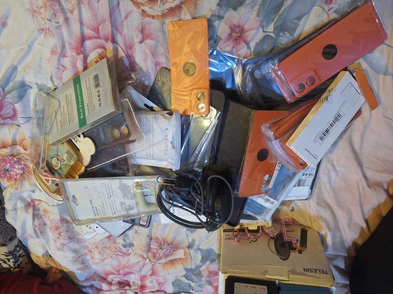 السلام عليكم عندي لزكات شاشه مختلفه و وياهن حافظات مختلفه عددهن هواي وتلفونات اثنين جدد للاطفال او مال بيت بسعر مناسب مكاني مدينة الصدر اليتواصل هذا رقم تلفون
***********
