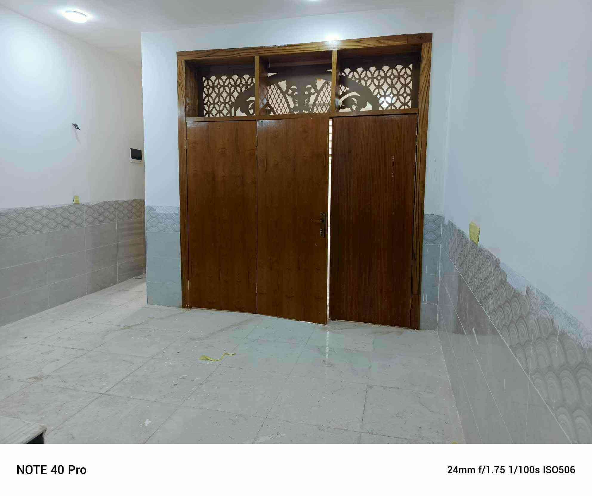 386
دار للرهن (100 متر) شارع الصب عمود 282 شارع المطحنه
 قرب شارع الصب خلف الجامع
السعر الرهن 15 مليون
يحتوي على طابق واحد 
 غرفه  مطبخ   صاله   استقبال
ـــــــــــــــــــــــــــــــــــــــــــــــــــــــ
بيت جديد فول غير مسكون
مدة الرهن سنه وقابل للتجديد
اي استفسار اتواصل مع على رقم التي ***********
