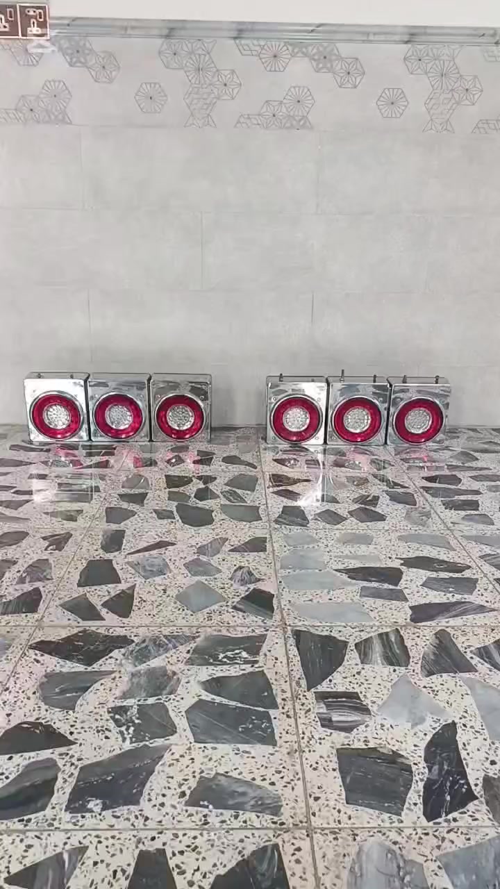 سلام عليكم اغراض حاويه عنوان بغداد السياحي ***********
