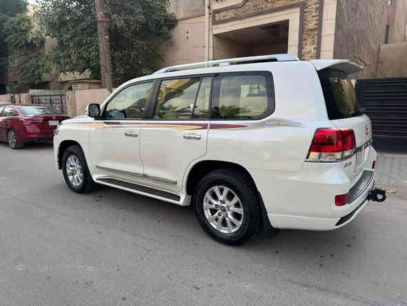 لاندكروز 2016شركات فطيم 8 سلندر فول مواصفات مكفوله السعر 490 الاعظمية *********** بغداد
