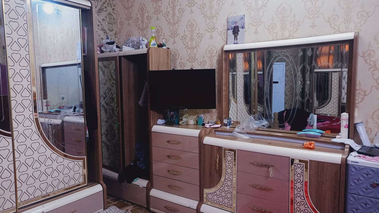 السلام عليكم غرفة نوم نظيفة جداً للبيع تركية درجة اولى مشتراهة 3ملايين عارظهة مليون و600 العنوان قبل الحولي المحمودية ط
***********
