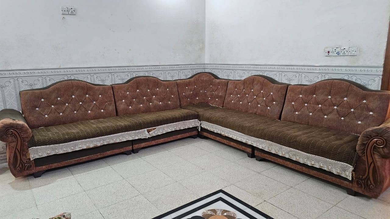 تخم صالة للبيع
مستخدم بعدة جديد
سعرة 250 الف وبي مجال
رقمي واتساب ***********

