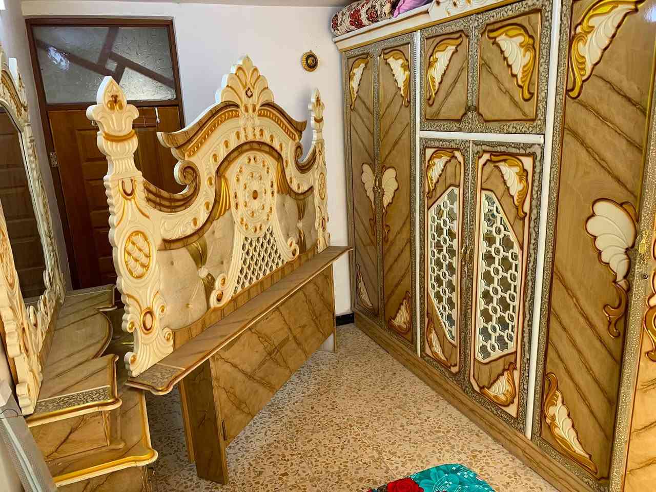 ‏ عراقية أصلي ملون وبيها مجال مكان بغداد مدينة الصدر وهذا رقمي ***********
‏￼
