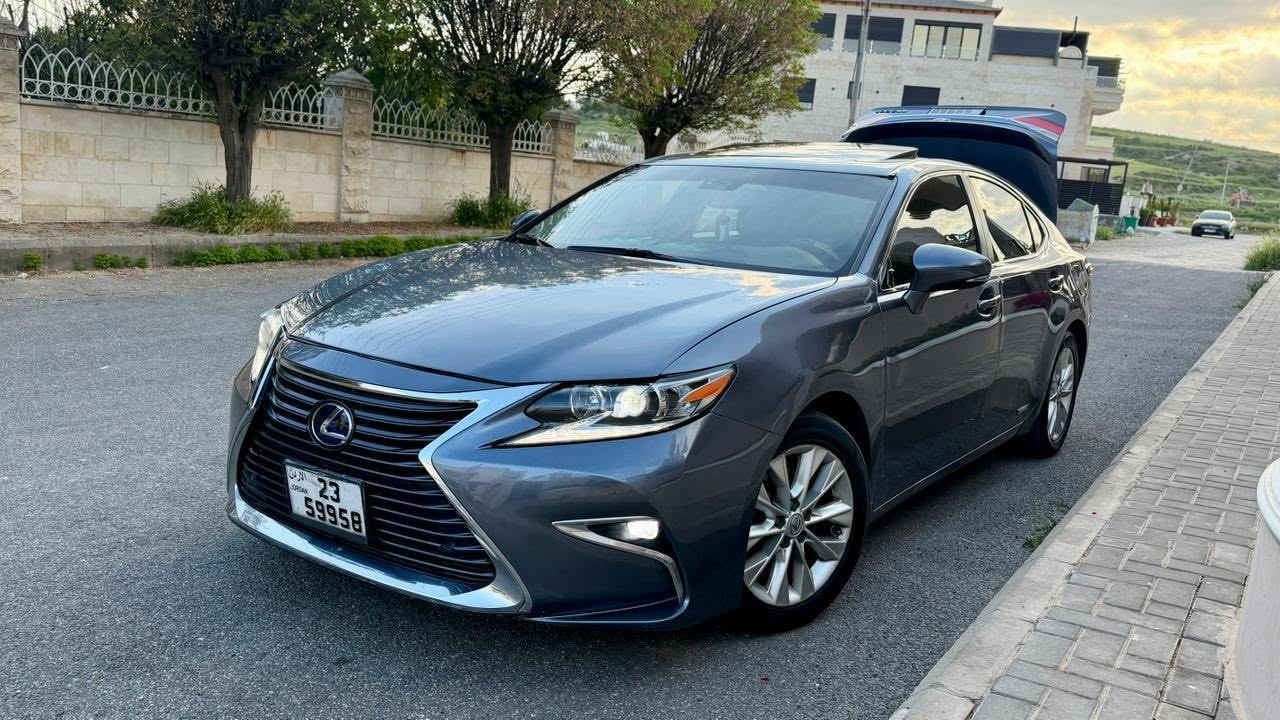 بسم الله الرحمن الرحيم
للاستفسار 
0781660719
السعر 13900
LexusES300h فل كامل 
اللون: فيراني
العداد: 114 ميل 
الحالة: ممتازة جدًا - لا تحتاج أي شيء وصيانة كامله بالمركزية

المواصفات:
محرك هايبرد اقتصادي 2500cc بقوة 200 حصان
إجمالية
جير CVT ناعم
دخول وتشغيل بصمة
كراسي جلد كهرباء مع دعم قطنية
تبريد وتسخين مقاعد أمامية وتسخين مقاعد خلفيه
فتحة سقف
مسجل شاشه +ماوس 
شبابيك  كهرباء ا
+ بلوتوث + AUX + USB

موديل 2013 محدثه 2016
Lexus Premiumنظام صوت
كاميرا خلفية + حساسات خلفية
نحكم مقود كهربائي مع أزرار تحكم
مثبت سرعة
DRL نهاري + LED إنارة
نظام توفير الوقود ECO ونظام Sport
مراتب خلفية واسعة مع فتحات تكييف وتكييف منفصل
مرايا جانبية كهرباء
مانع تجاوز 
تحديد مسرب 
مرخصه ومؤمنه لشهر ١٢
صيانة دورية منتظمة
زجاج double glass لعزل افضل
تحكم ستيرنج. 

 والسياره بالصلاة عالنبي مش ناقصها اشي نظيفه جدا

السعر 13900

فحص السياره 
امامي يمين ضربه ع الراس 
امامي شمال جيددددد 
خلفي يمين جيدددد 
خلفي شمال جيددددد 
للاستفسار 0781660719


**إذا كنت صاحب هذا الإعلان وتريد حذفه لأي سبب، رجاءا أرسل رسالة إلى الدعم الفني**