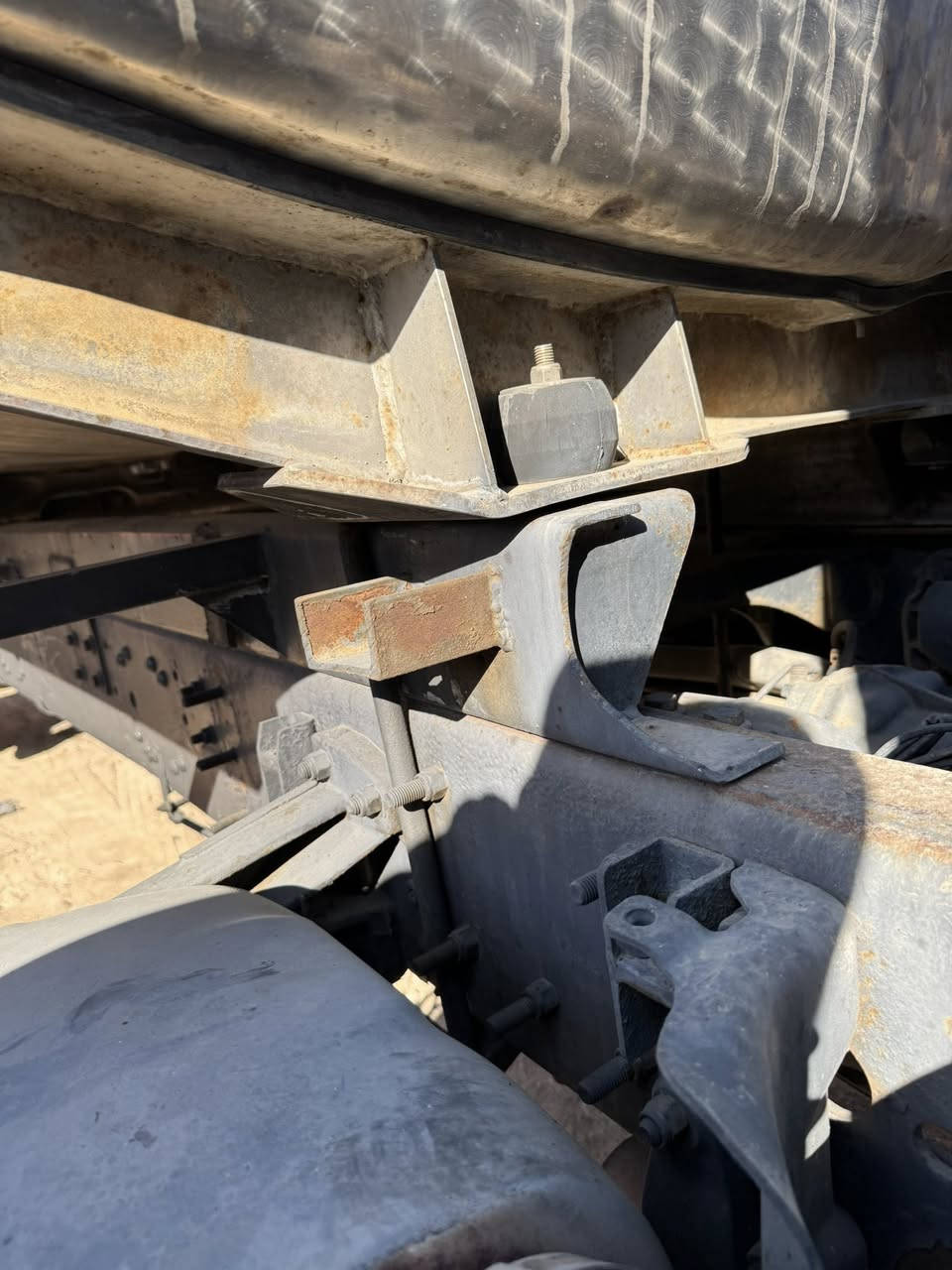 للبيع تانكي ستيل تانكي جديد ١٤ طن الشراي يتصل عنوان بصره رقم :***********
