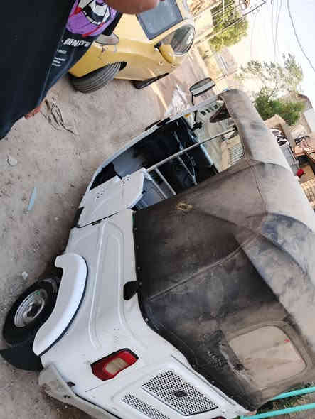 سلام عليكم تكتك البيع بسمي تحويل ثاني يوم رقم نكليزي بيه بارد من وره بس مكاني بغداد  النعريه ***********
السعر 7700 بيه مجال حك قليل
