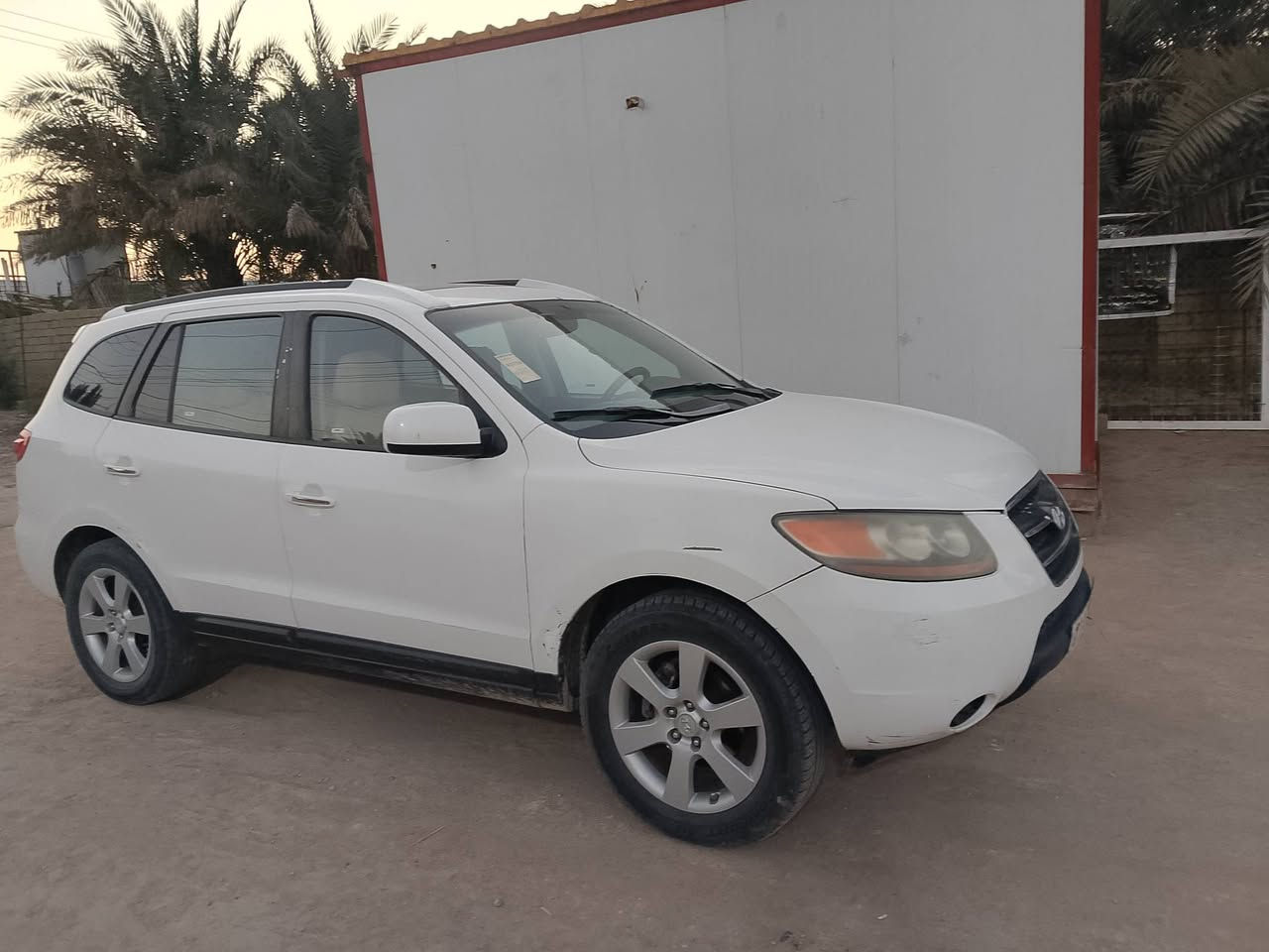 سلام عليكم  سنتافي موديل 10
نضيفه   مرتبه بانزين موكاز 
سنويه ورقام شمالي متوم طبق أصل 
وكاله هم موجوده  سعر 60 وبيه مجال 
***********.   لشراي الاستفسار
