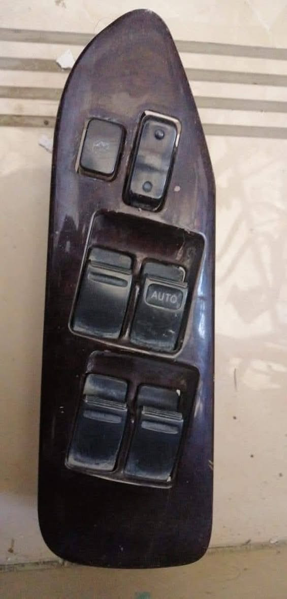 تحكم جام كرسته
راس الثور شيزر

مارك نفخ جديد حاويه

صاجيه ملكه اربع دكم  جديد

بردات ام ملكه

لايت كرسته

بك لايت كرسته نفخ

ويل كب كرسته نفخ

مسطره نوزلات 3000 الزرك حاويه

***********
