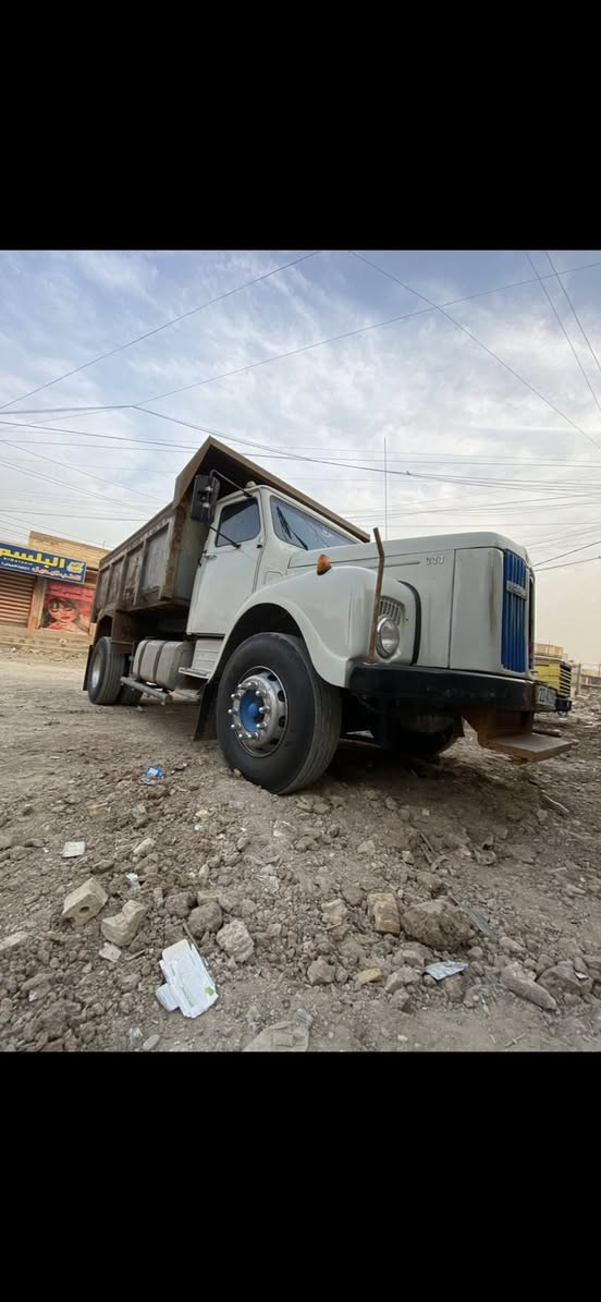 سكانيه للبيع رقم نكليزي بغداد بسمي مكينه ١٢ونص اكسن أوربي ١١تخم تاير ***********
