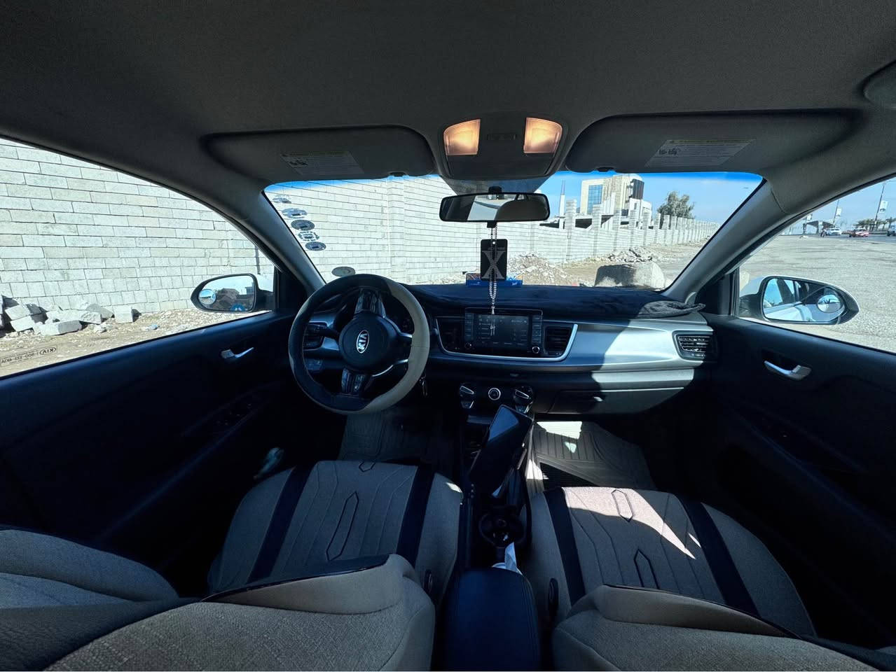 السلام عليكم 
ريو 2020 lx 
كوبون بانزين 
هزه جديده 
تحكمات كروز سرعة 
تبريد وتدفئه وكهربائيات كلها بشرط 
محرك دوش وبشرط 
ماشية 57 الف فقط 
حادثها جاملغ وبوند فقط المقدمة بدون دواخل صوره الضرر بالمنشور 
السعر حيل مناسب 
*********** موصل, نينوى
