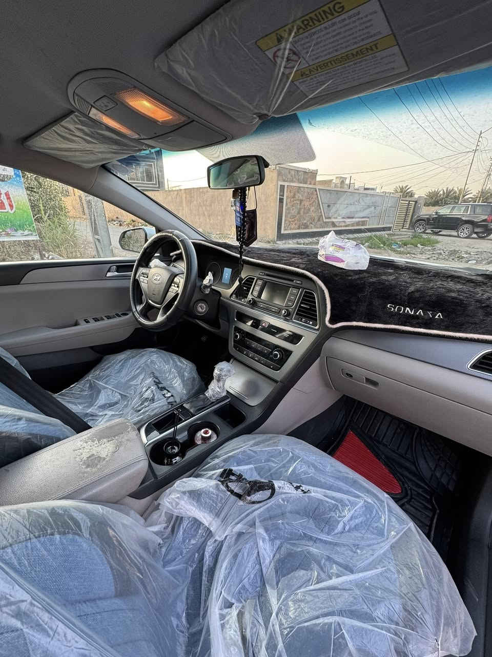 السلام عليكم سوناتا مديل 2015 وارد كندي محرك 2400GDi ضررها جاملغات خلفيه اثر طخه بصيطه بدون قطره معجون بدون دواخل ايرباكات كلها سليمه بجم كبس  مواصفات نص فول اسبورت تحكمات استيرن ايضا تدفئه تبريد ثلج السياره فقط جاملغات خلفيه مع التكم انصبغن بعمان غير ذني مابيها جاهزه عله اخر حبايه ربع مذب عليها استخدام شخصي  كير مكينه  مكفولات بدون فتح وين ميعجبك افحص حداديه جديده  السياره ماشيه 128الف رقم بغداد الجديد بسمي مشروع وطني سنويه ل2028 سونر ايضا بل منشور السعر 118 وبيها مجال شي بصيط مكان بغداد المحموديه اتصال ***********
