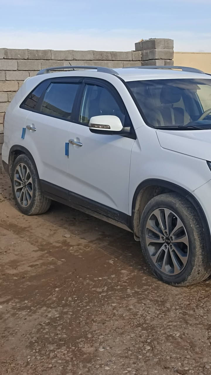 سورنتو 2014 أمريكي 
محرك 4 سرندر 
شرط ما مفتوح 
رقم  نينوى شرط تحويل 
بصمت تشغيل+بصمت  ابواب 
 اداء ترحيب  حساسات خلفية+حساسات جانبية 
شرط مابيها أي صبغ أو معجون  بيها فقط بارد 
مكان سيارةقرية بطيشة الموالي التفاصيل أكثر
التصال علة رقم ***********
