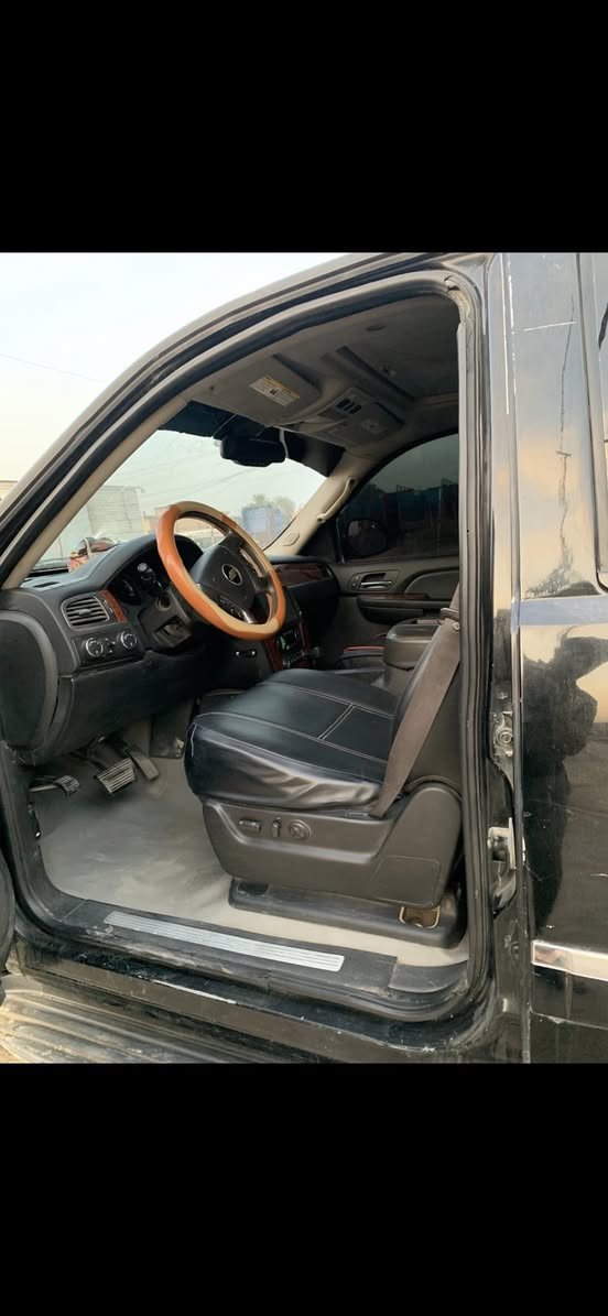 تاهو. ادوات ادوات !! 
 كفاله كير مكينه بدون كص قماره 

للبيع تاهو LTZ 
غرفه اسود
فول مواصفات
 واستخدام شخصي

لون اسود ملكي 

المواصفات
فتحه سقف
كشنات كهرباء
كشنات قلاب كهرباء
ستيرن كهرباء
مري شفط
هيتر بالمري
مرايه قلاب و عاكسه للضوء 
اشاره بالمري مع ترحاب
كامره خلفيه دوار 
حساس خلفي

السعر 75 وبيه مجال 
 للاتصال. ***********
