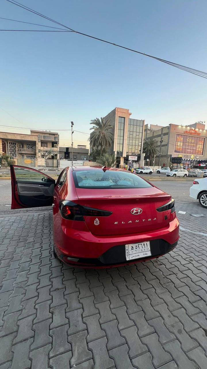 السلام عليكم  النترا موديل 20وارد امريكي حادثهه بنيد مبدل وجاملغ الايمن صبغ فقط
السيارة مواصفات نص فول رقم بغداد بأسمي السيارة بدون دواخل كير محرك مكفولات 
السعر 125
العنوان بغداد 
للااستفسار ***********
ملاحضة صور الحادث مرفقة بلمنشور
