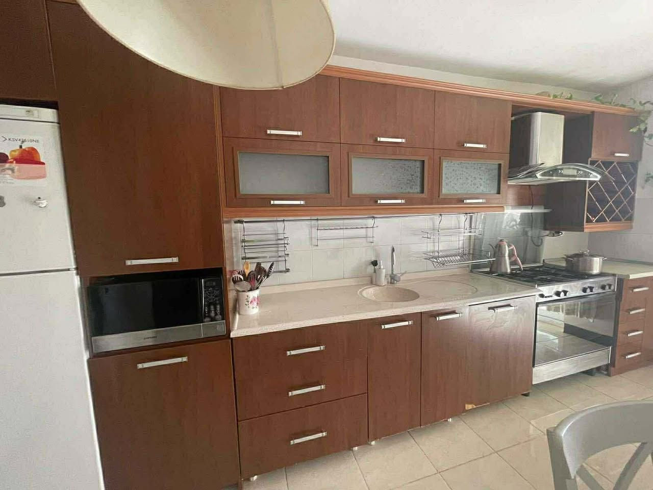 کەوانتەرێکی پاکو جوان کامل داری ئیم دی ئێف درێژیەکەی ٤ مەترە خەسالەی قاپ شۆردنو مرەشەحیشی لەگەلدایە. ٤٥٠ هەزارو معامەلە پیرەمەگرون


**إذا كنت صاحب هذا الإعلان وتريد حذفه لأي سبب، رجاءا أرسل رسالة إلى الدعم الفني**