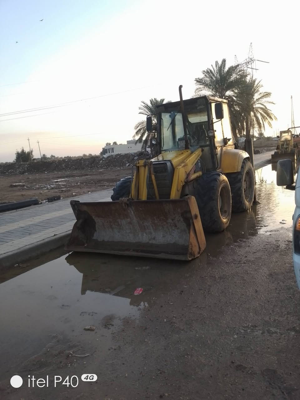 سلام  عليكم من رخصت الادمن
حفارة MFانكليزي موديل 91 رقم واسط سنوية نافذة محرك.مجفت مضخة جديدة مكان بغداد شراي فقط يتصل.ملتزمين بعمل.***********.***********
