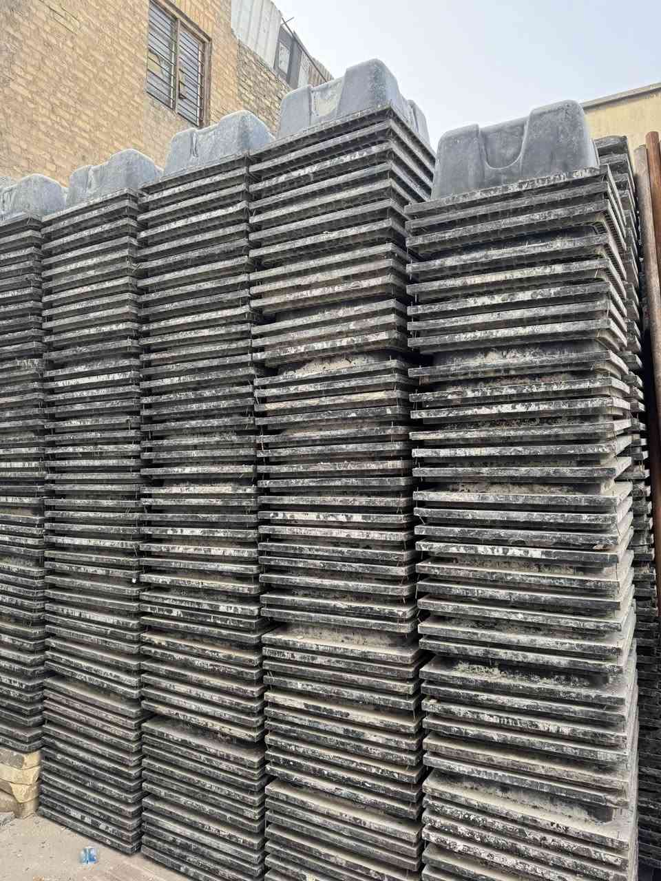 سلام عليكم 
1.قوالب كبوسات مال صب 
2.الحجم 60في 60
3.السعرالقطعه(9000الف دينار)
4.العنوان /بغداد /ساحه طيران
رقم الهاتف***********
***********
