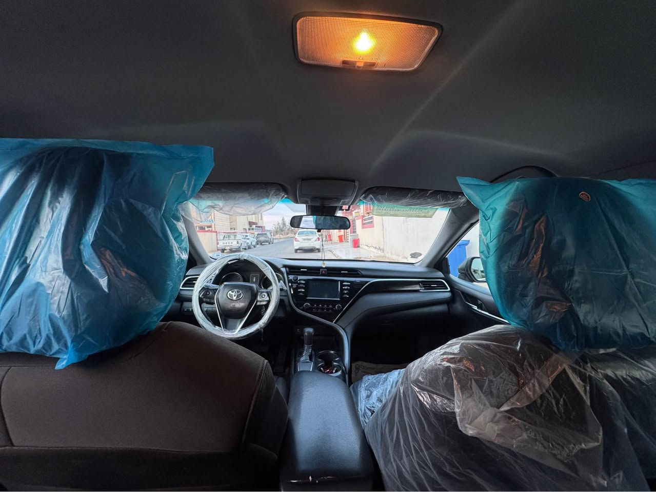 السلام عليكم 
تويوتا كامري موديل ٢٠١٨
مواصفات LE
مواصفات معروفة

ملاحضة: ٤ قطع بي صبغ ١ جاملغ خلفي تعديل
مكينة مفتوح بس شرط كيرو محرك و كهربائي كل شرط 
سعر سيارة ١٢٩$ ورقة و مجال بصيط
***********
***********
*********** أربيل, العراق
