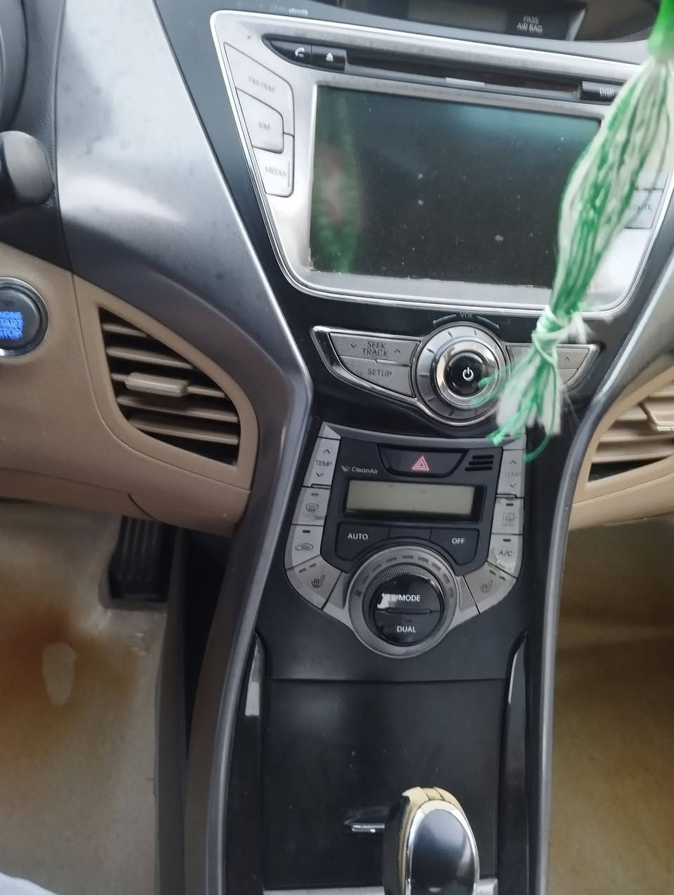 الانترة مديل 13 امريكي رقم واسط   كير ومكينه خير من الله صدر وحداديه جدد
سياره جديده وحلوه مال بيت مامشتغله تكسي للاستفسار الاتصال على الرقم *********** السعر خاص
