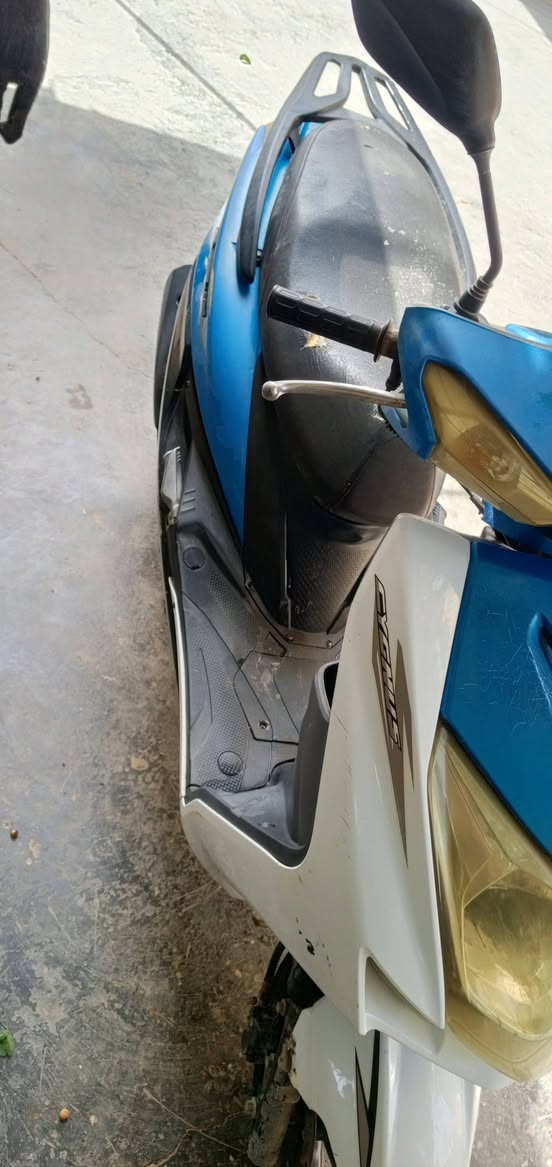 سلام عليكم دراجه سكنس للبيع موديل 21بيه خيط بخار قليل كهربائيات شغاله كله مكينه ياباني سعره 350قفل مكانه طويريج ***********
