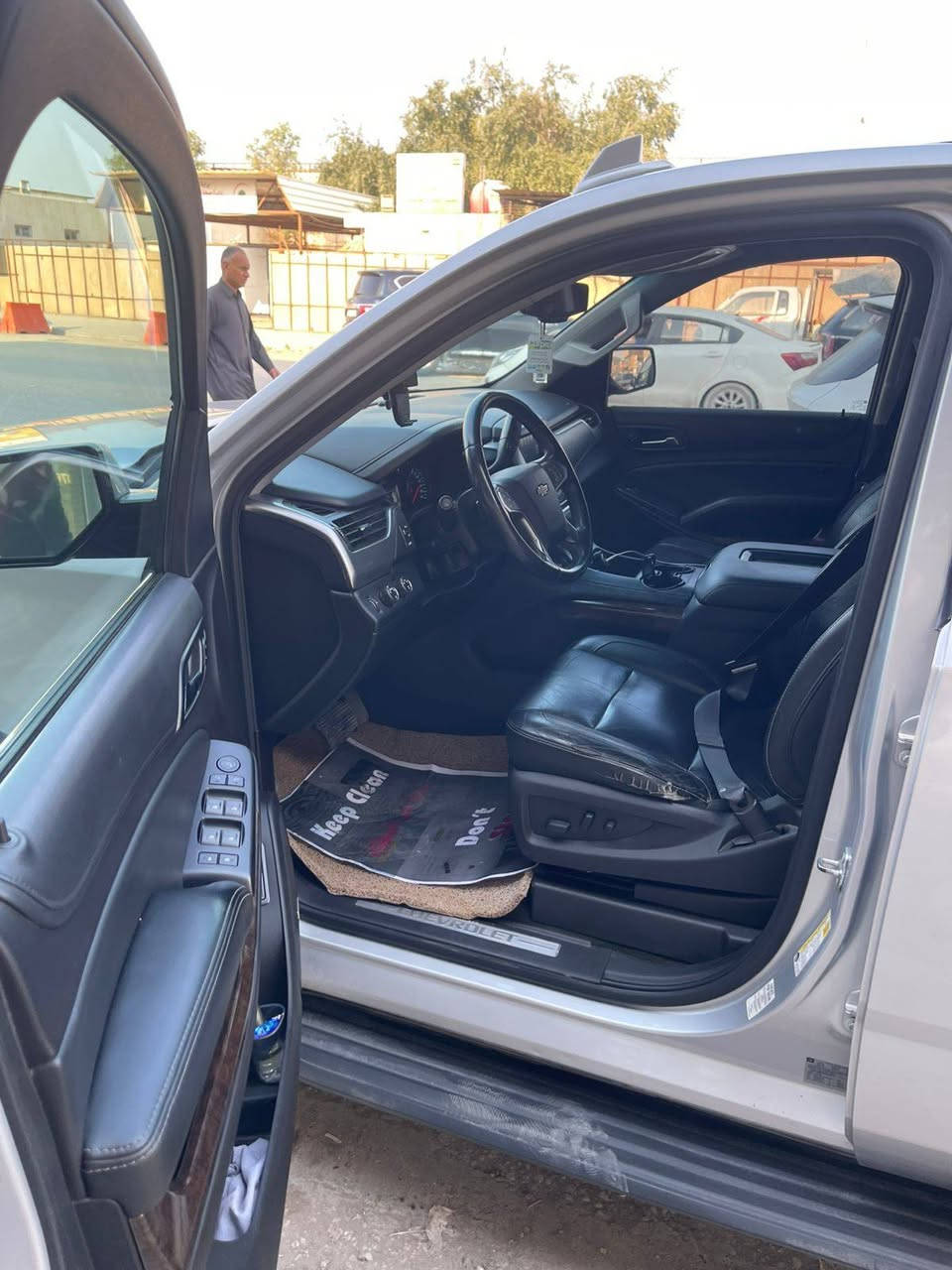 تاهو موديل 16
مواصفات ال تي
بدون ايرباك 
حادث خفيف مبدل بنيد وجاملغ وصابغهم
تصليح درجة اولى مال جنيان
السيارة حالين بالشارقة 
وهم اكو كتاب ضباط ليريد
تدخل بكتاب ضباط 
الشراي يجي خاص 
***********
يتوفر واتساب
