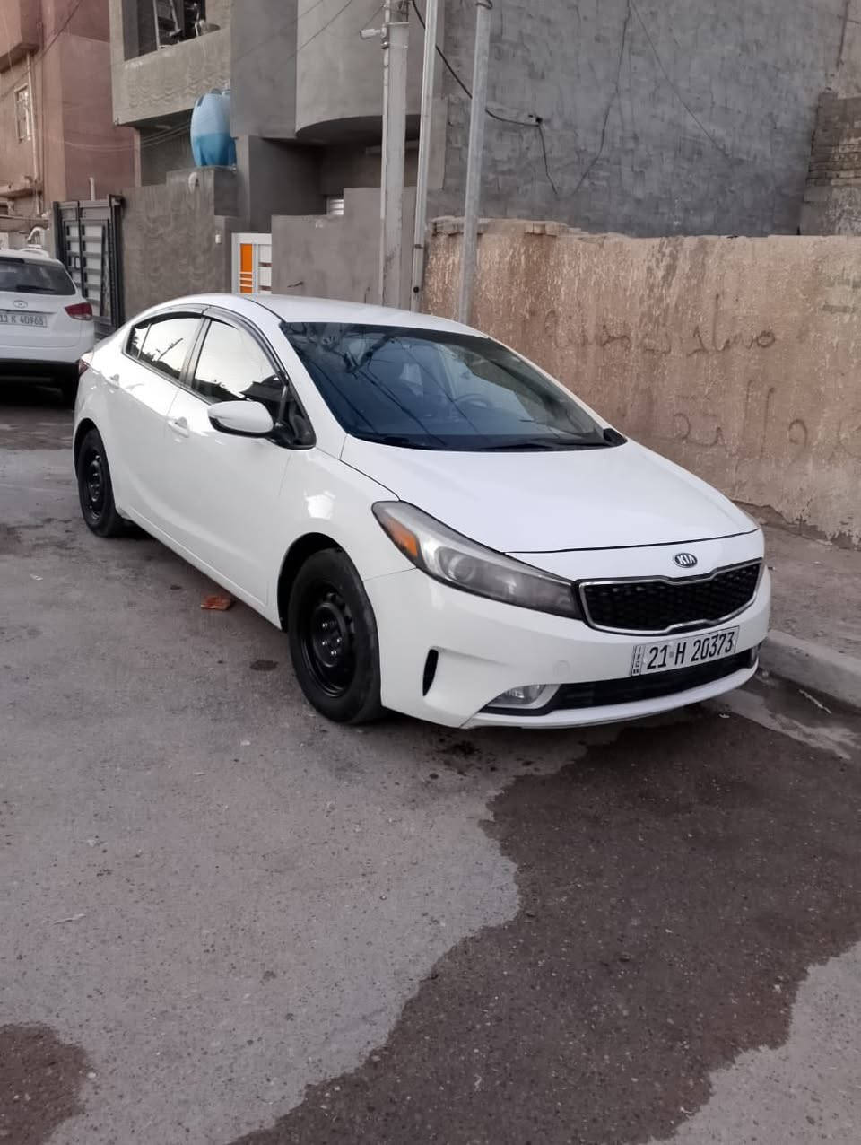 السلام عليكم فورتي 2017
جديده دواخل نضيفه 
قطعتين فقط جاملغ +بنيد 
صور الحادث مرفقه 
ماشيه 100
السعر 118$
للاستفسار 
***********
