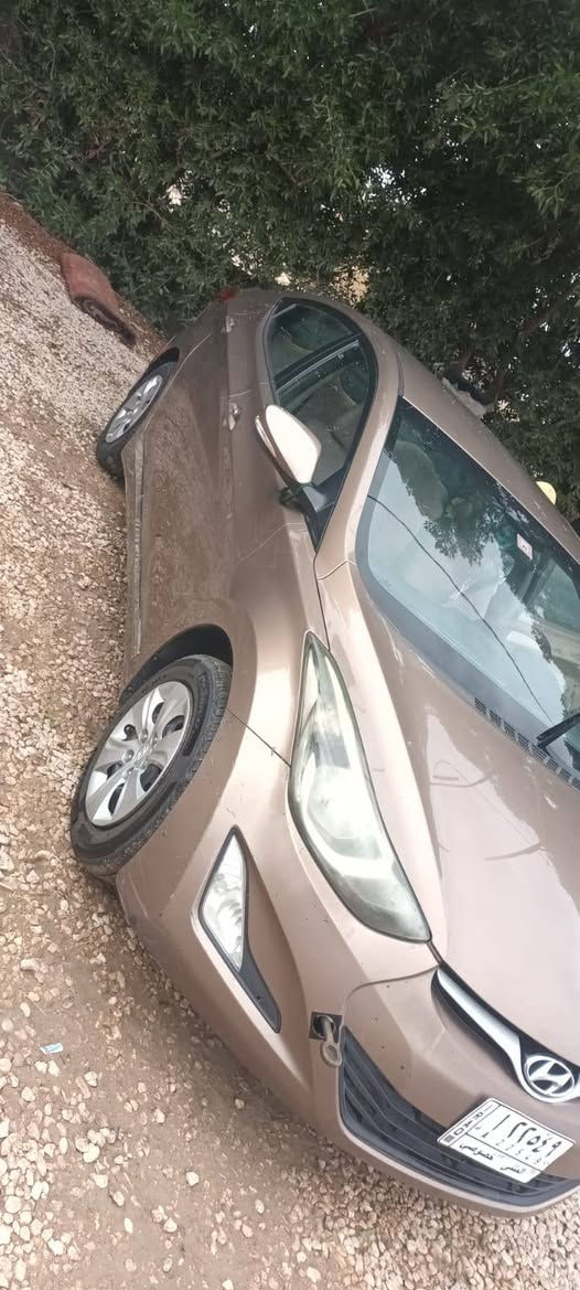 السلام عليكم الانترا 15محرك 1800خليجي السيار خير من الله السياره مكفوله من كولشي كير ومحرك ممفتوح مال حاويه شاديله كفاله من التبديل والصبخ بس الشرايح يتصل اخوان معروضه 125وبيه مجال الشراي ***********يتصل على هذا الرقم
