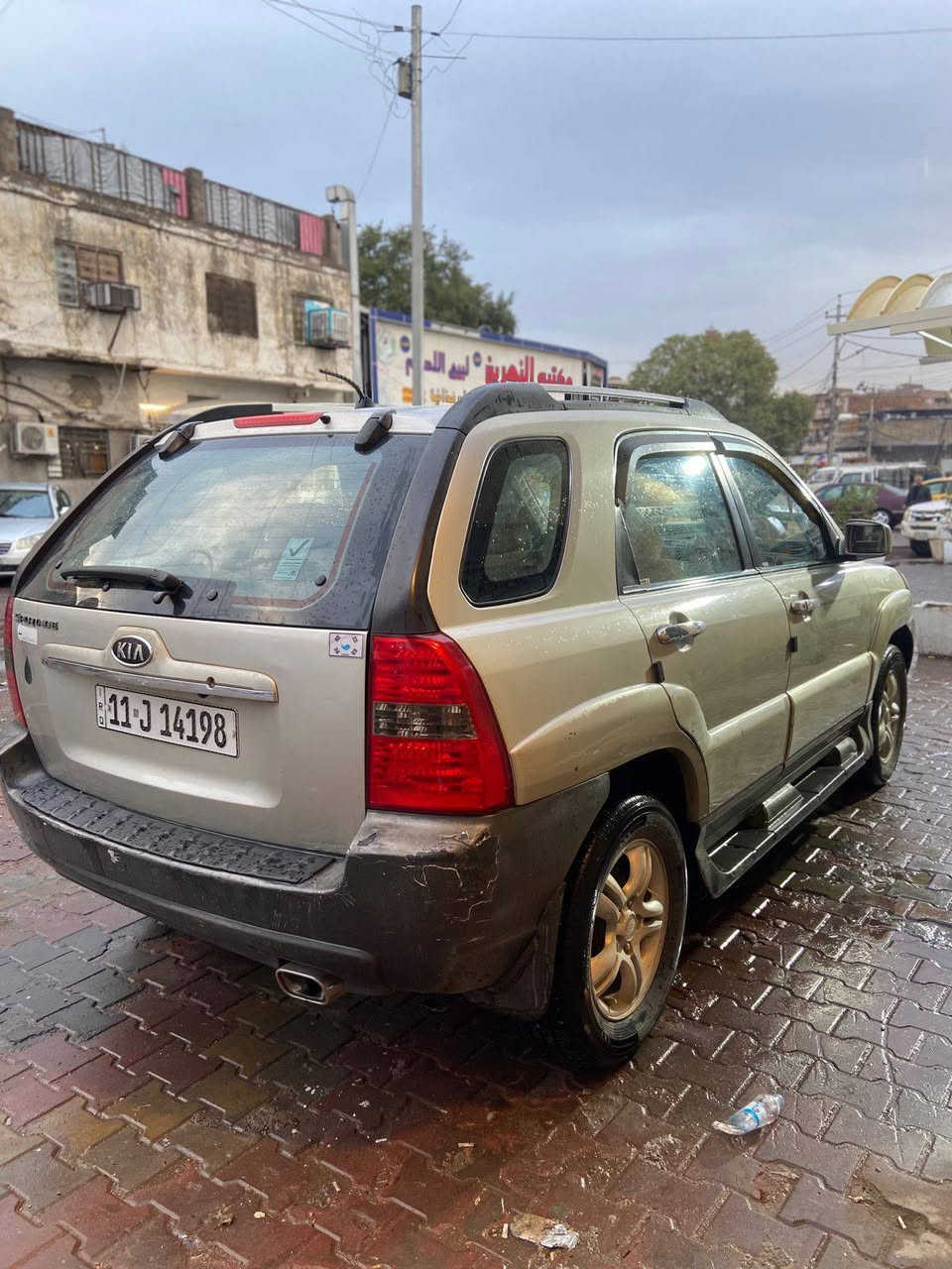 بسعر ٩٨$وبيه مجال بسيط
سبورتج 2009خليجي  

رقم بغداد دولي سنويه وهزه كلها جديده 
شرط التحويل والغرامات 
✳️محرك 2000/دوش شرط لاتبخير ولاتنقيص 
✳️كير اتوماتيك بدون اي عيب مال بيت"
تدفئة /تبريد/كهربائيات/صدر/تايرات/كلها مكفوله 

🚘سياره جاهزه شرط برغي ما ناقصها Ⓜ️
✅سياره بيه جملغ امامي وباب كليرⓂ️

السعر ٩٨💸

تايرات 4️⃣ جديدة 🆕 
صدر امامي خلفي كلا جديد 🆕 
مكان السياره العلاوي شيخ معروف 
رجاءً ما أقفل سعر بالتلفون تعال وتدلل 

للاستفسار***********
