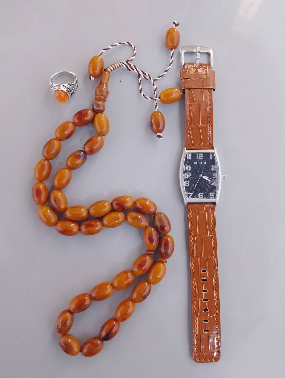 الحجز واتساب 
***********
