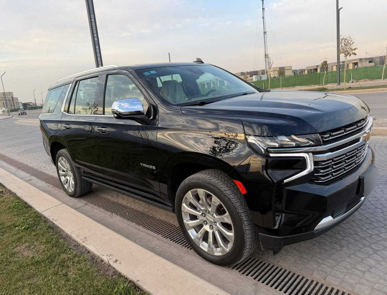 سلام عليكم  
تاهو للبيع موديل 2023 برايمر خليجي فوول مواصفات بنوراما تلث شاشات جكات كامرات ورادارات ٣٦٠درجه داتشو وأكو بعد هواي مواصفات بدون حادث خليجي السياره ماشيه ٩٠ الف رقم بغداد باسمي سياره  ونضيفه ومغلفه السياره من الزيرو ppf  السعر 56 الف وبيه مجال بسيط 
مكان السيارة بغداد حي الجهاد 
الاستفسار اكثر اتصل 
***********
