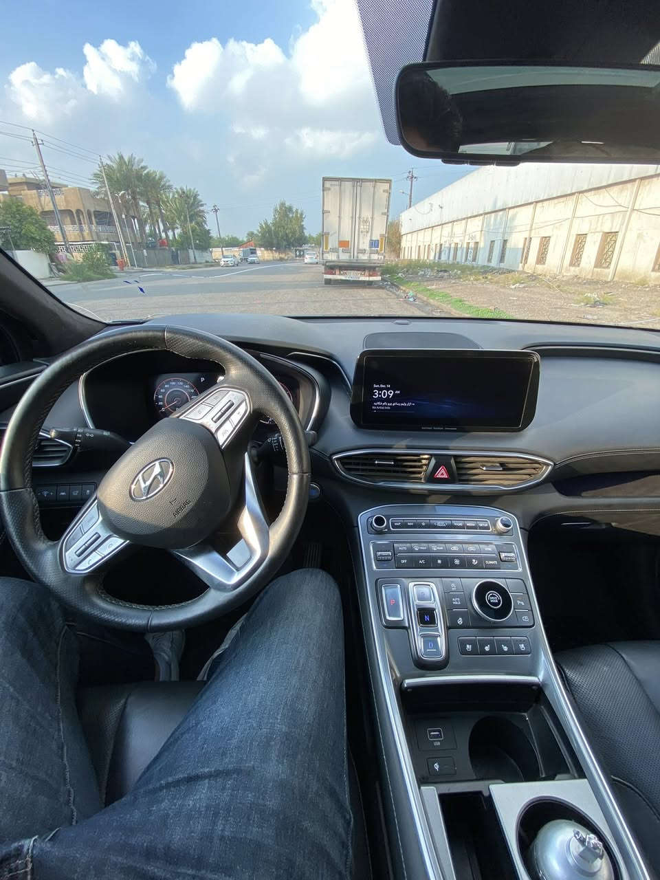 السلام عليكم اخوان سنتافي 23 كالكرافي
سياره فول مواصفات اعلى فئة بالسنتافي 
حادثه خشم البنيد وهلال جاملغ الايسر 
سياره ب اسمي رقم بغداد 

العنوان بغداد حي العامل 

***********
