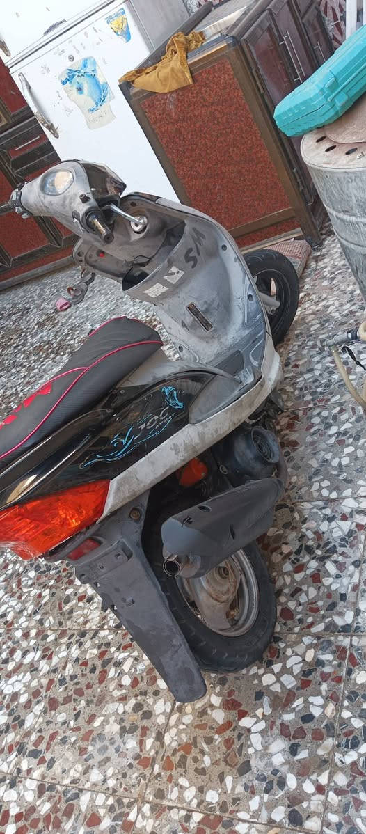 سلام عليكم شونكم شباب دراجه ماكس منغولي دراجه تخبل مفتوحه 55دراج كهربائيات كله شغاله بس عوزه باتري نكره سلف سعر 500وبيه مجال ***********
