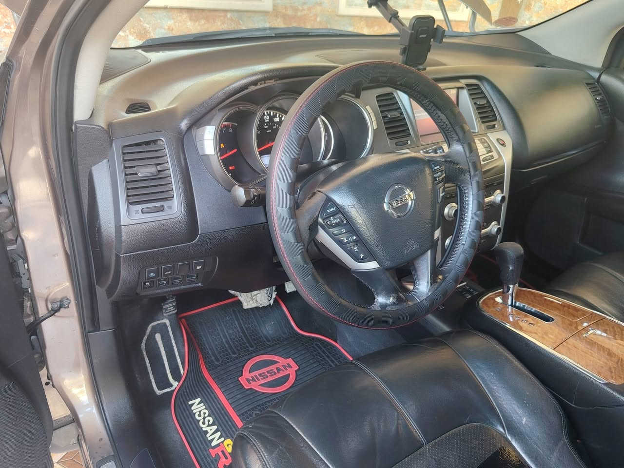 السلام عليكم سياره مورانو 2012 ابلاتينيوم فول موصفات بيها بابا خلف النفر صبغ فقط أثر شخط بدون ظرر للبيع او امراوس السياره احلى من الصور السنوية اب اسمي التبرير ثلج شرط بس وجه التبريد عاطل  الكشنات هيتر كشنات كهرب لايت زنون بانوراما تحكم استيرن كشن خزن طخم طايا  جديد بطاريا جديده الصندوك شفط السعر 100 او بيها مجال للطيبين رقم الهاتف *********** اسيا ***********
