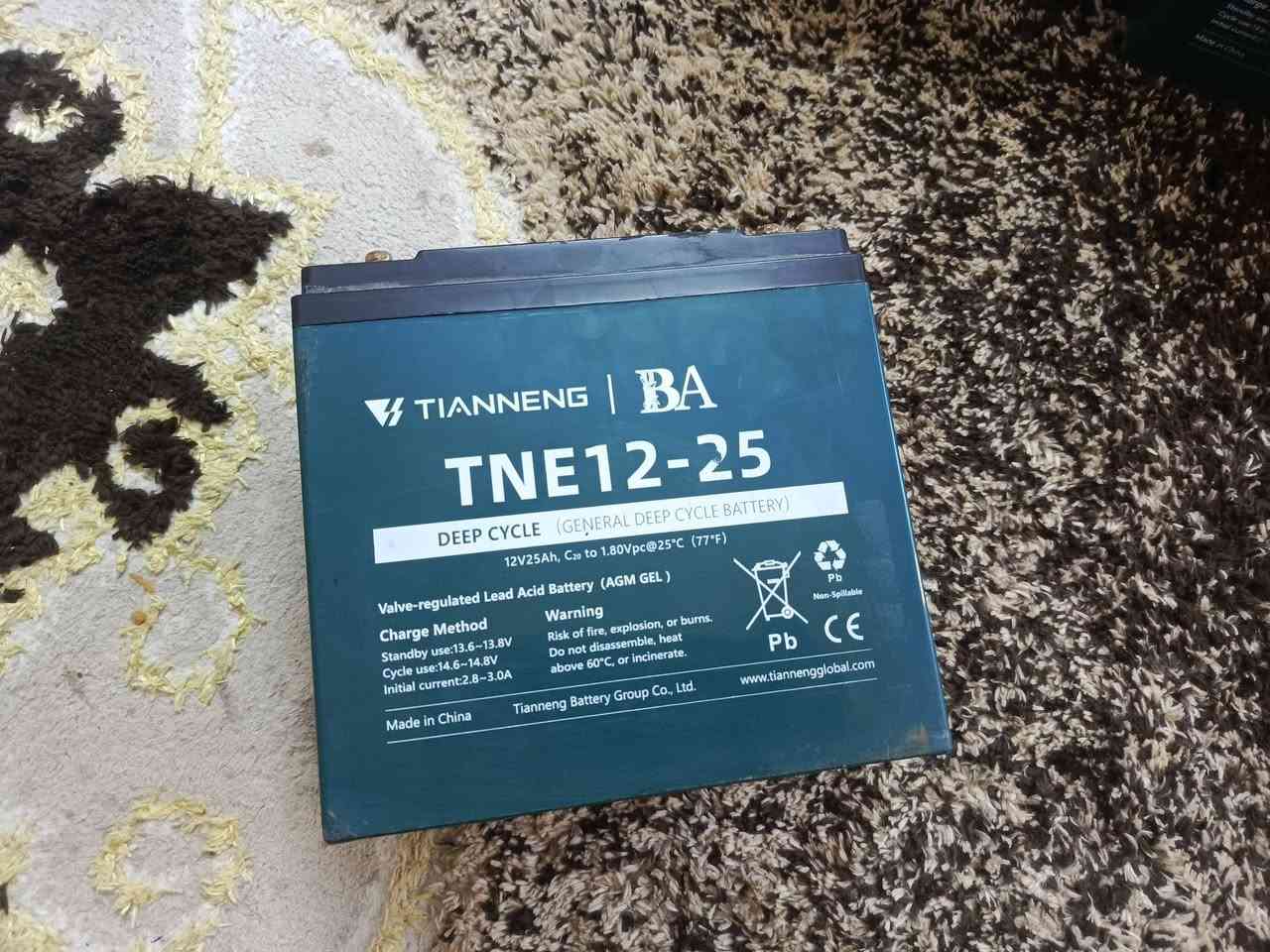 6  باتريات كبار للبيع مال دراجة سكنس للعلم. الدراجة شديتلهة ليثيوم وفتحت ذني  سعر الواحد ب١٥بيهن مجال مكان بغداد المشتل الشراي يتصل عل رقم ***********
