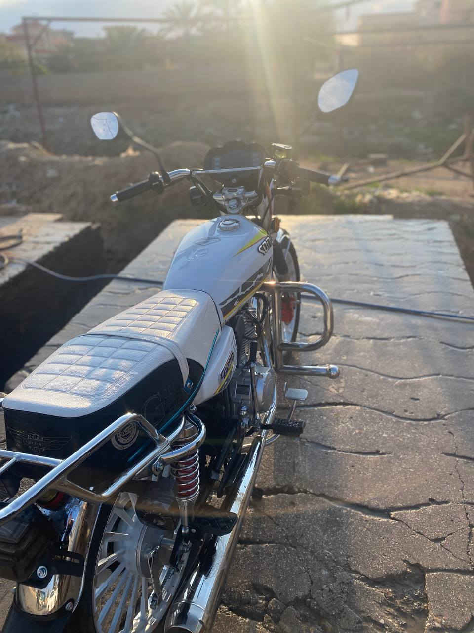 سلام عليكم ماطور للبيع سونك 25 اخو جديد قبل ثلاث اشهر شتريته اريد ابيعه  850الف وبي مجال بسيط مو شراي لا تعبني رجاءً ***********
