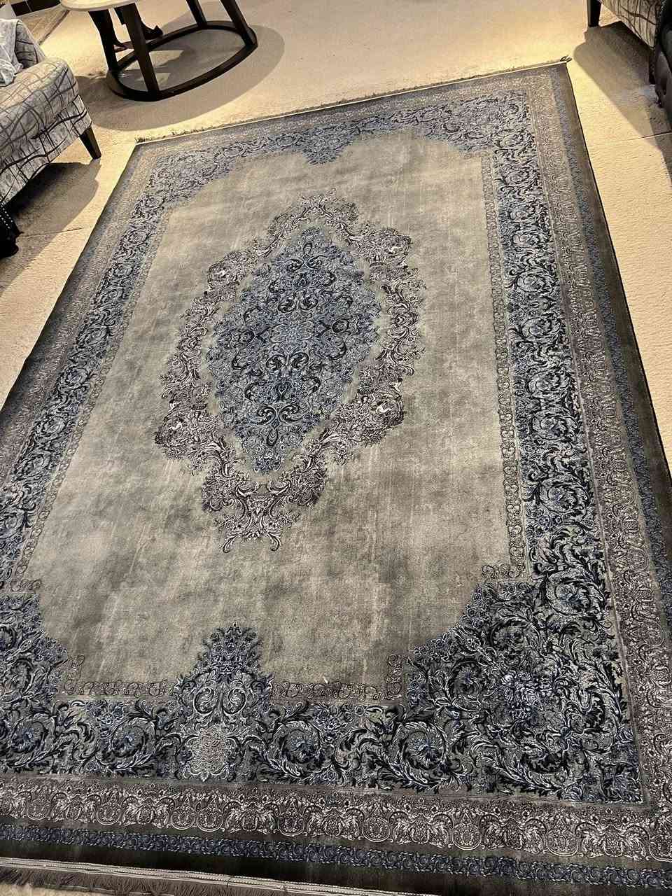 ئەم فەرشە بۆ فرۆشتن هی دیبا یە ئاوریشمە شتێکی زۆر تایبەت و تازەیە
0771 949 6809
